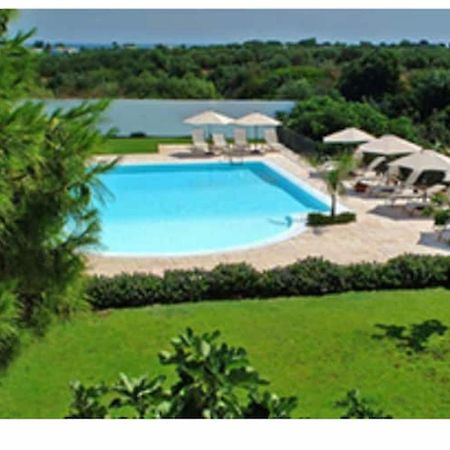 Room In Bb - Stunning Quadruple Room In Ancient Masseria Near The Sea In A Quiet Olive Trees Ostuni Ngoại thất bức ảnh