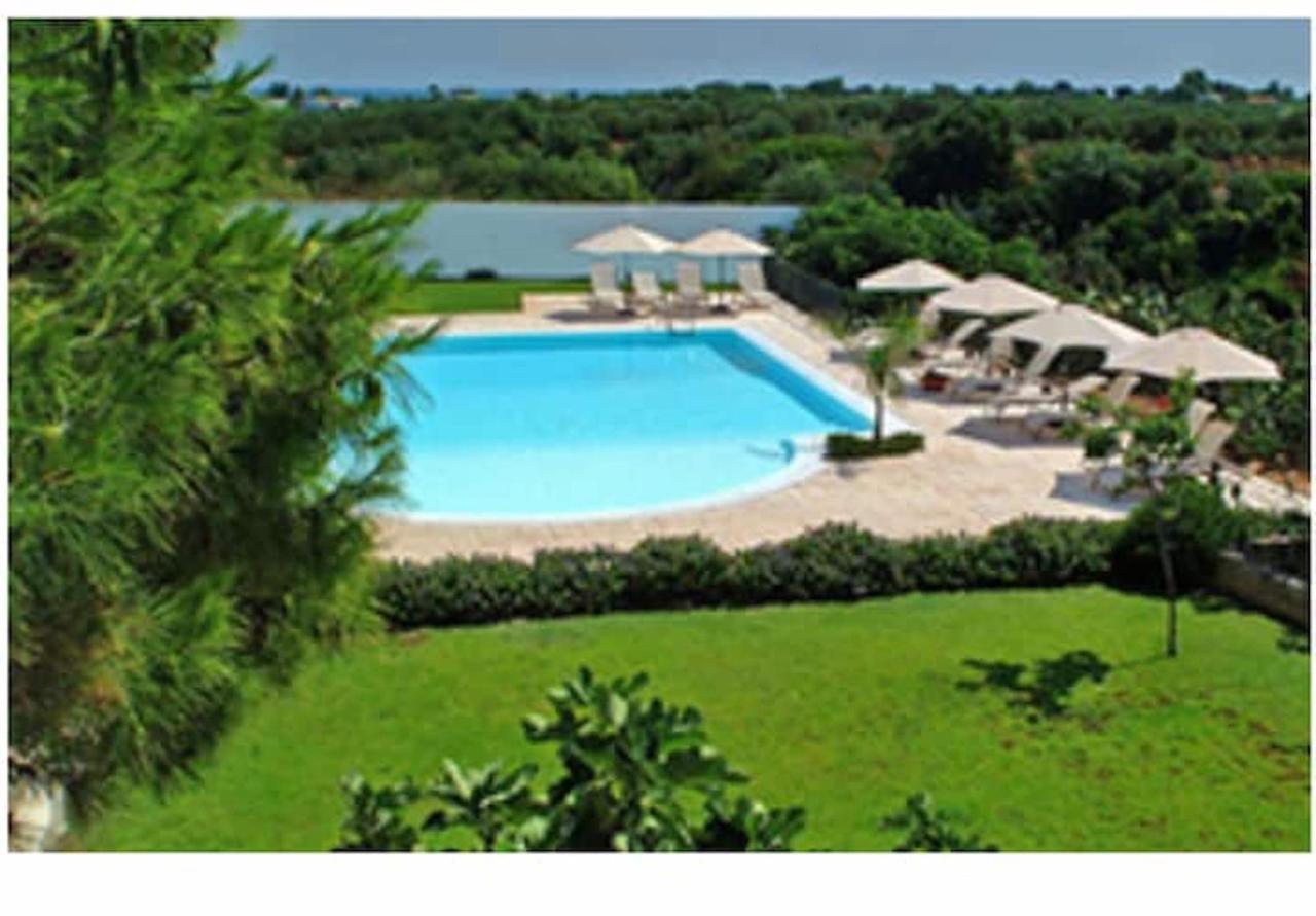 Room In Bb - Stunning Quadruple Room In Ancient Masseria Near The Sea In A Quiet Olive Trees Ostuni Ngoại thất bức ảnh